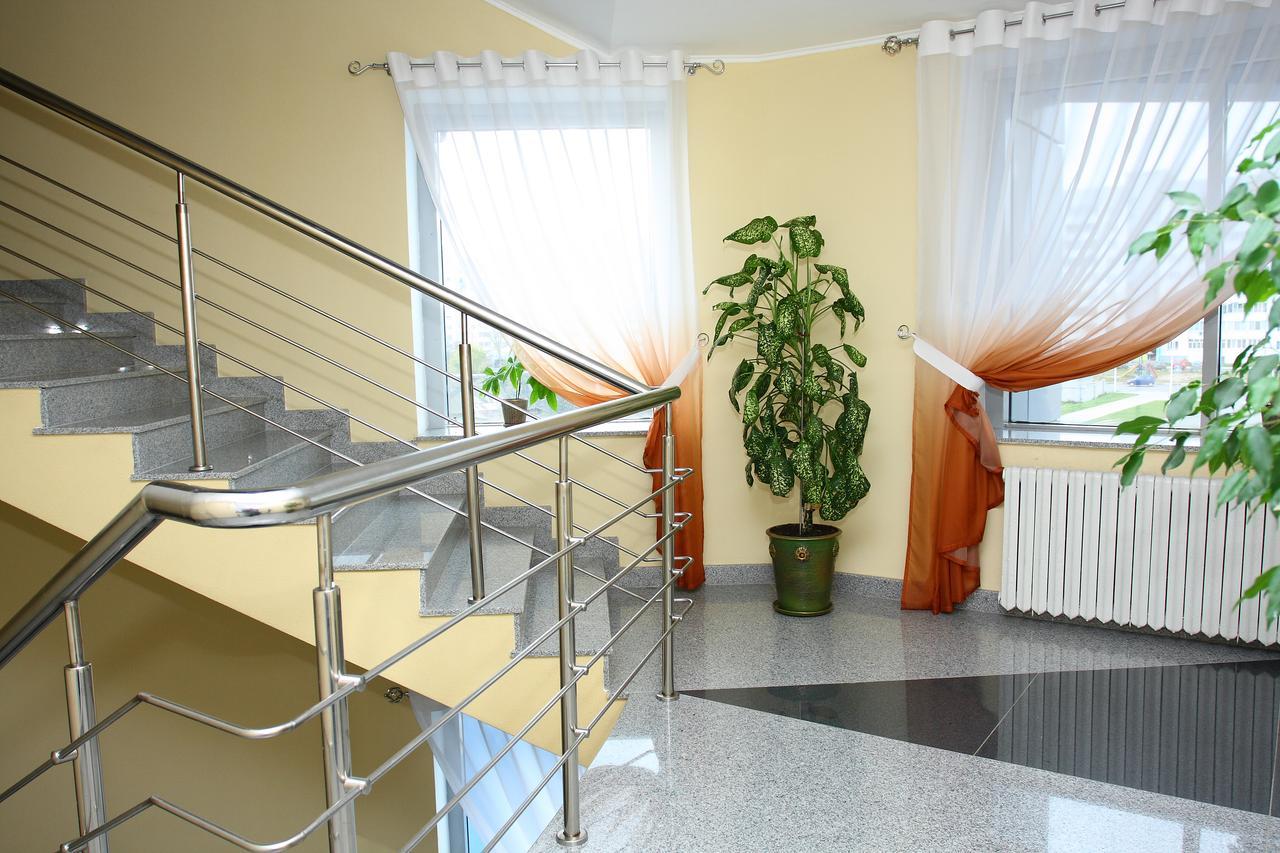 Slavinasport Hotel Zhlobin Bagian luar foto
