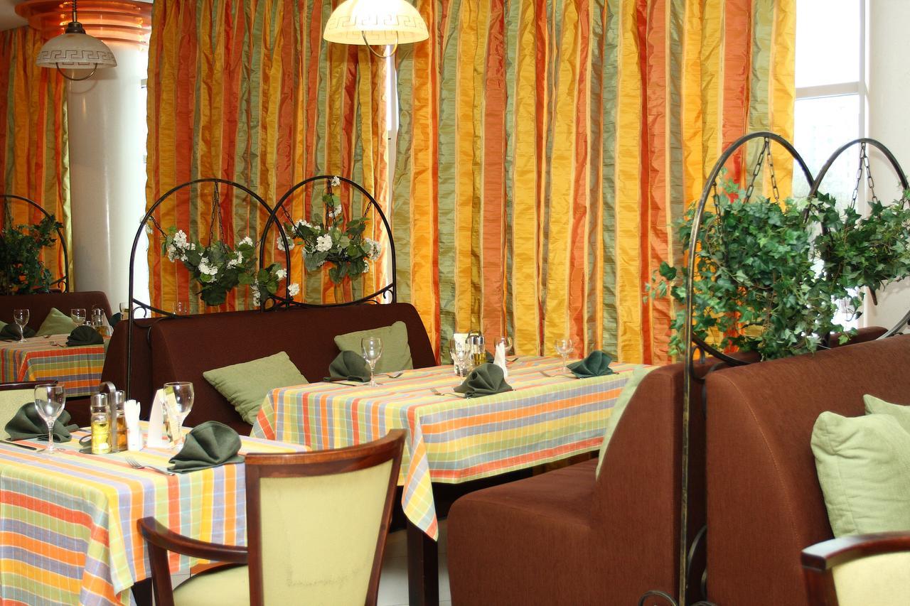 Slavinasport Hotel Zhlobin Bagian luar foto