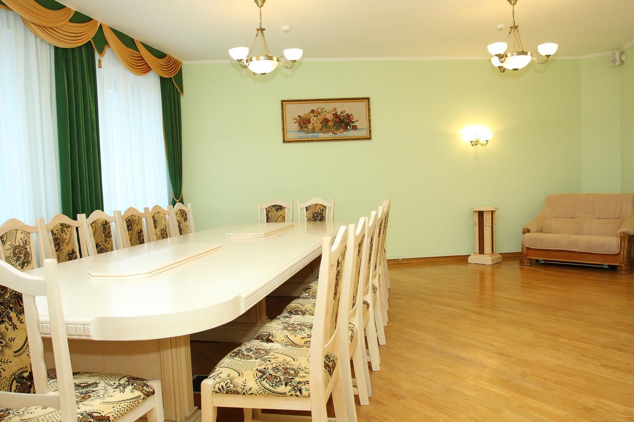 Slavinasport Hotel Zhlobin Bagian luar foto