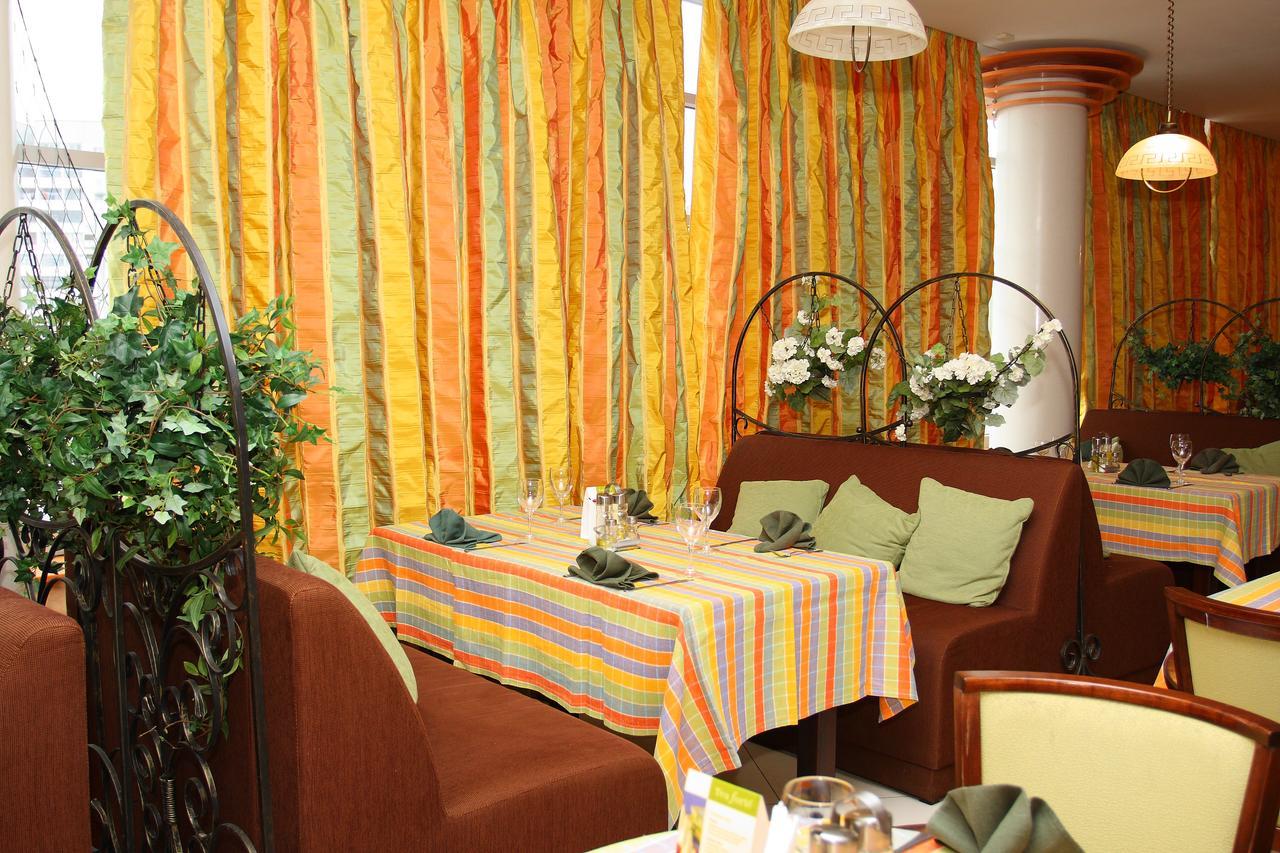 Slavinasport Hotel Zhlobin Bagian luar foto